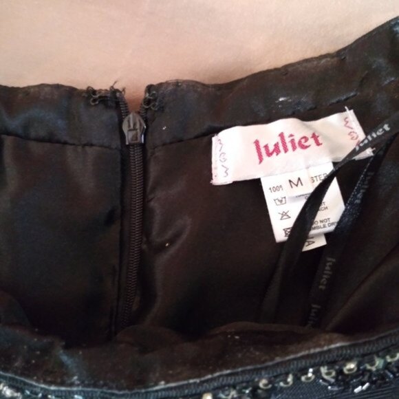 2 piece outfit (Top & Skirt) - Picture 3 of 7